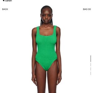 Hunza G one piece green square neck swimsuit only worn a few times one size